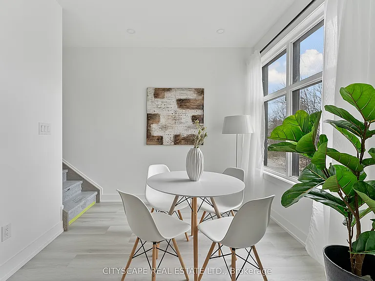 589 Oakwood Ave #2 — Photo 16