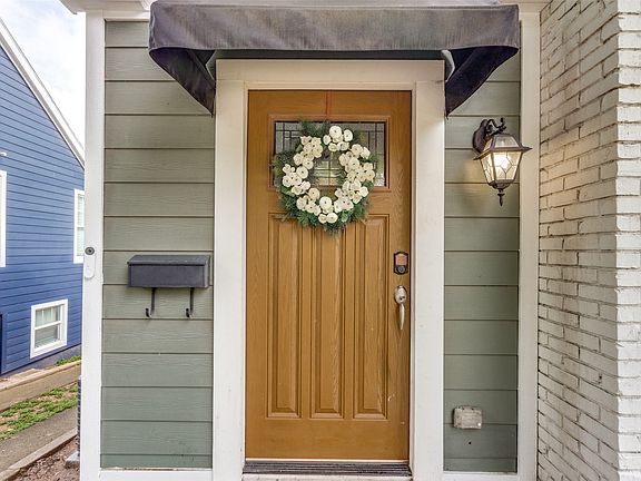3rd image of 3912 Byers Ave