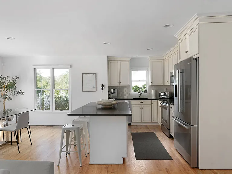 59 N Captains Neck Ln — Photo 10