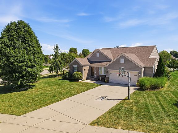 3rd image of 2225 Silver Rose Dr