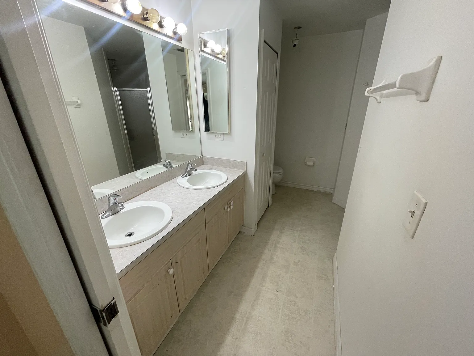 3 bed, 1729 sqft, $2,145 — Photo 3
