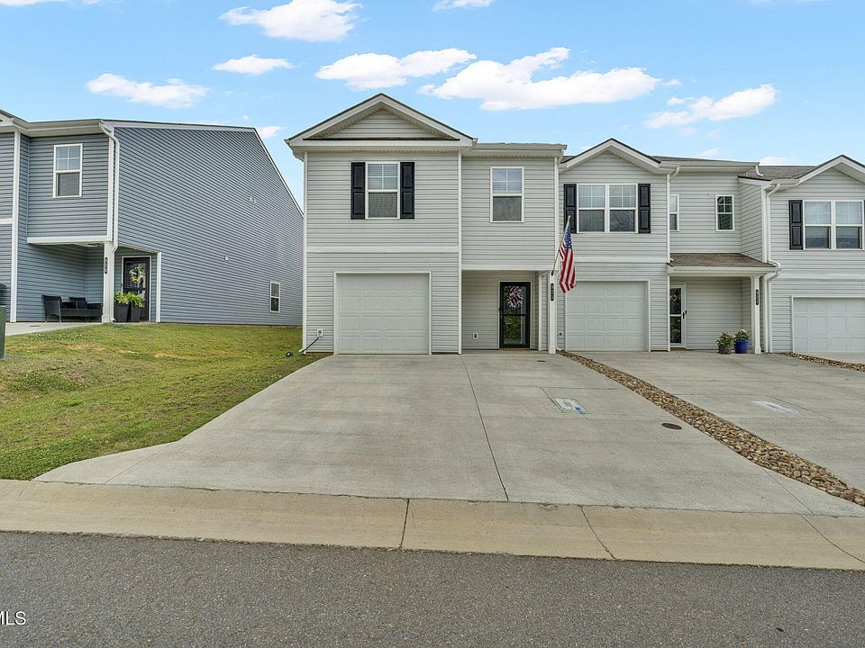 1st image of 925 Lola Ln