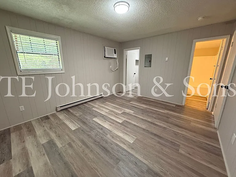 2550 Green Oaks Ct #B — Photo 14