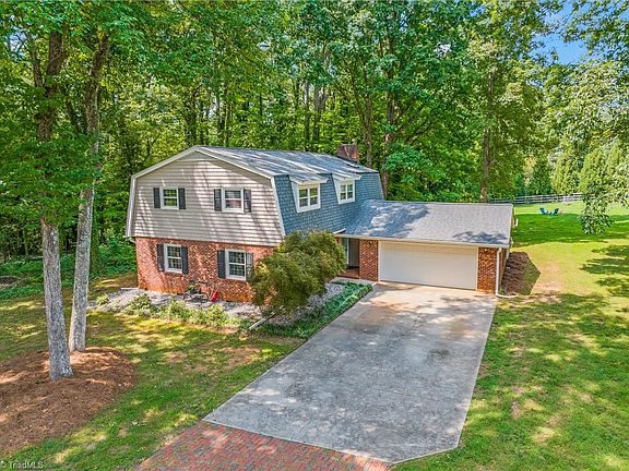 2nd image of 3619 Benchley Rd