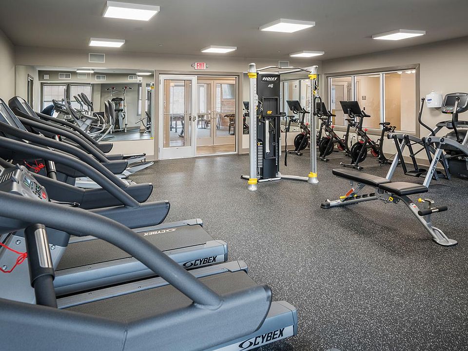Work Out With LIVE Classes On Our Peloton Bikes