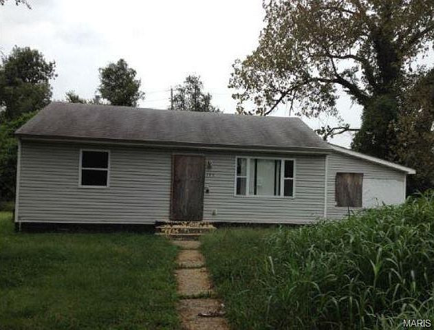 1st image of 739 Terrace Dr