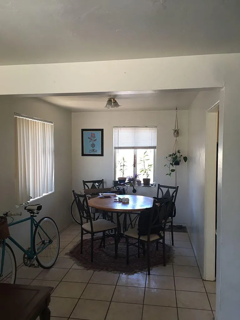 2 bed, 990 sqft, $1,050 — Photo 1
