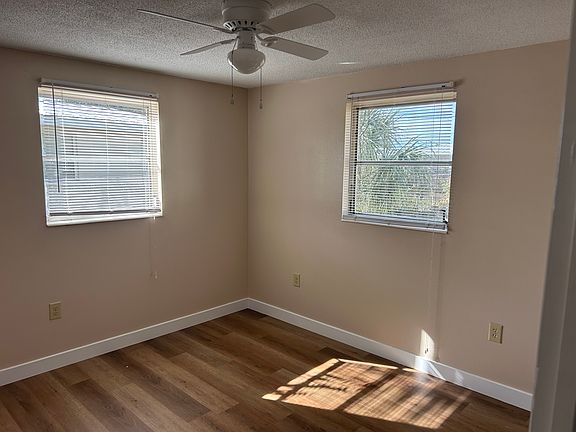 5th image of 1123 27th Ave W