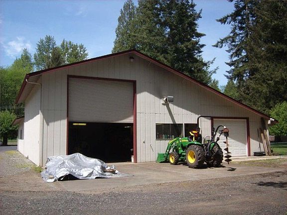 large doors in the back to accomodate equipment or RVs