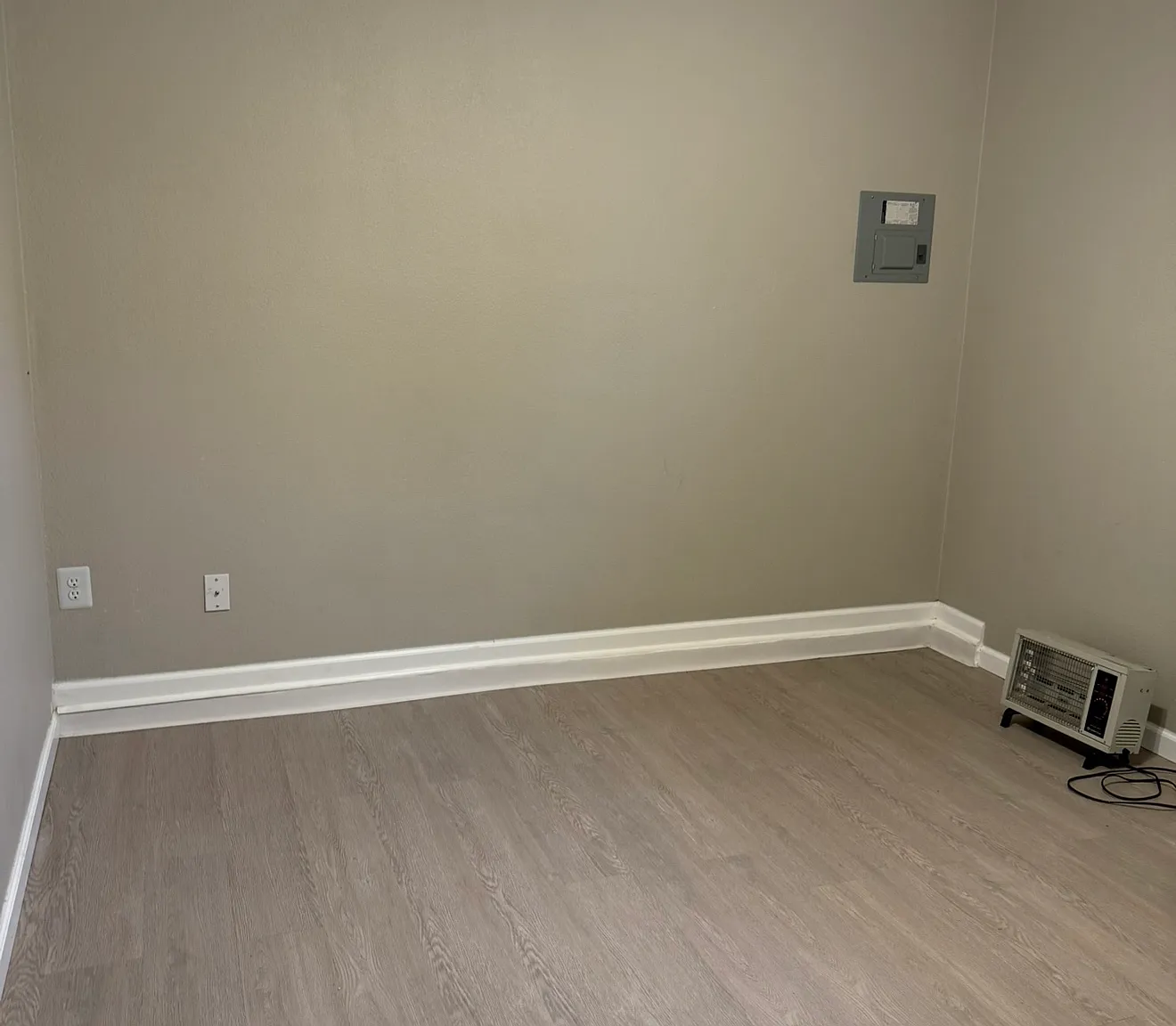 1 bed, 400 sqft, $950 — Photo 2
