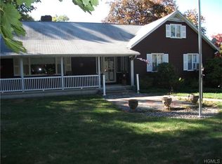 9 Meridan Ln, Nanuet, NY 10954
