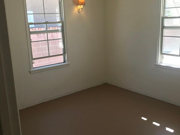2nd image of 1035 N Neptune Ave