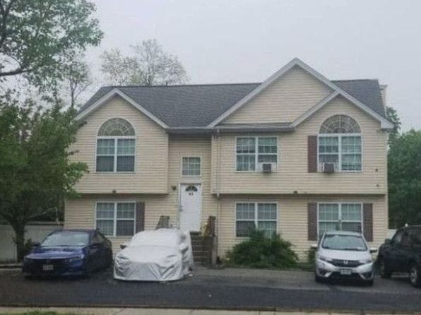 83 3rd Ave, Bay Shore, NY 11706