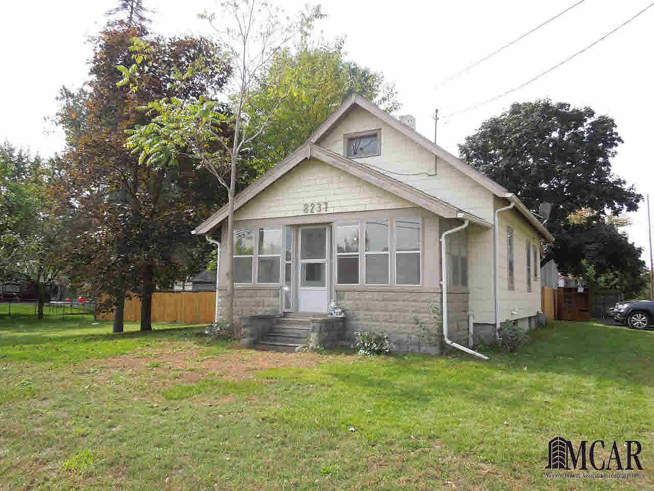 8237 Lewis Ave, Temperance, MI 48182 Zillow