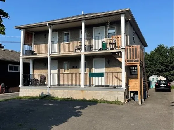 117 Lyons Ave #C, Welland, ON L3B 1L9