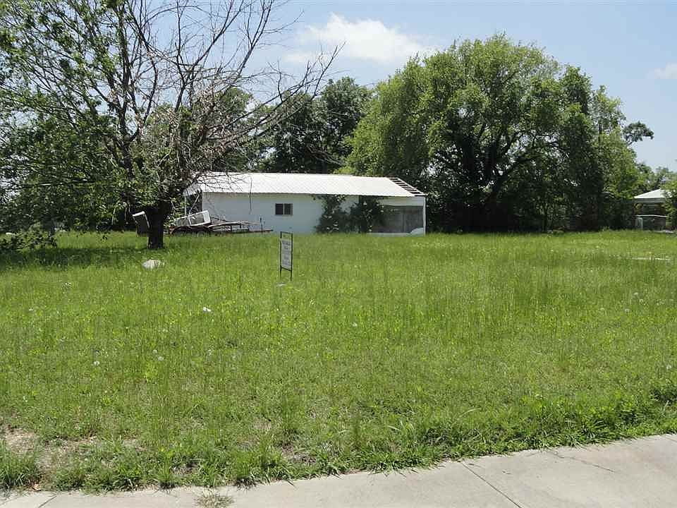 2nd image of 602 W State St