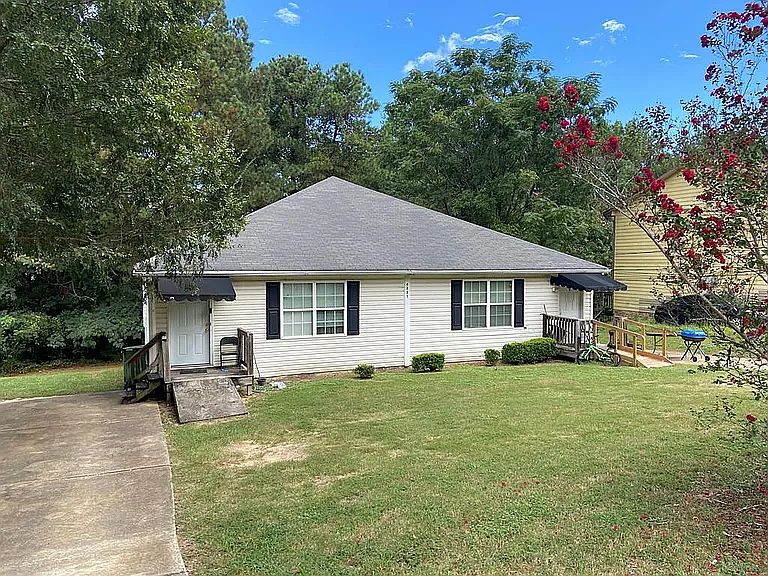 1st image of 4227 Debby St APT B