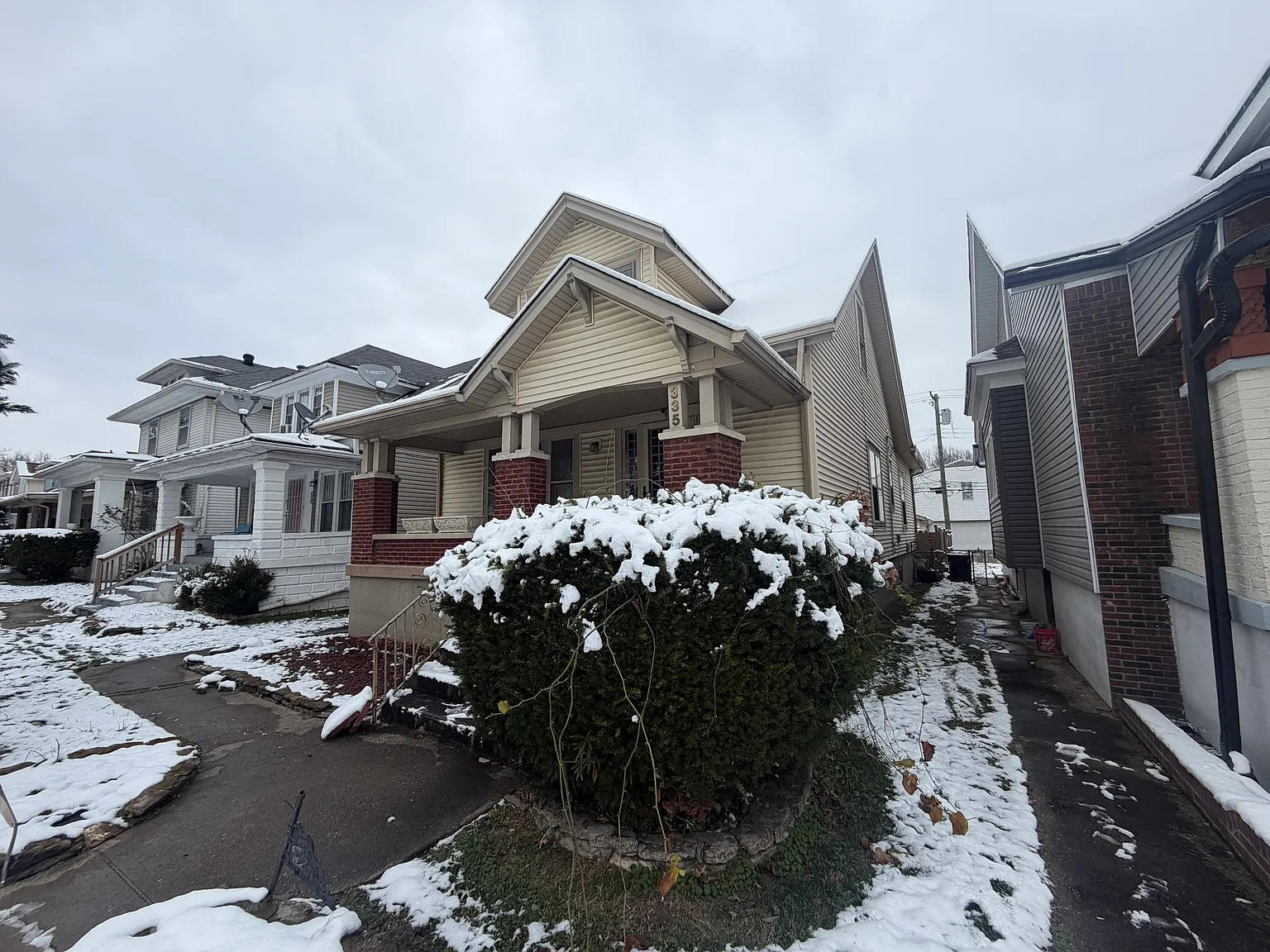 335 S Shawnee Ter — Photo 2