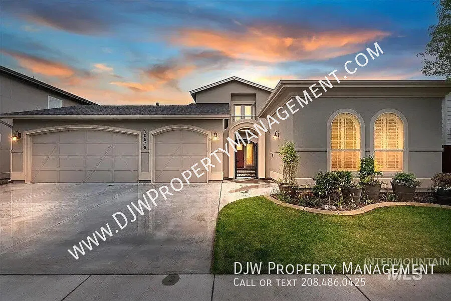 Big Home EnergyRight in Hazelwood Village! — Photo 1