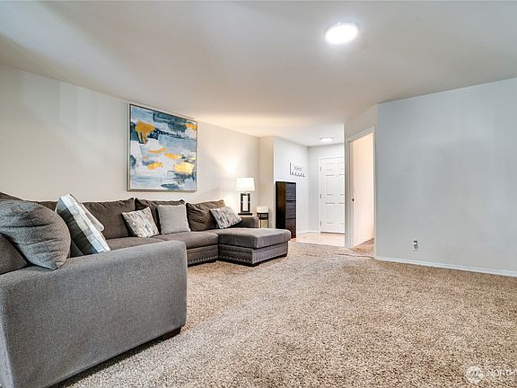 5th image of 20208 17th Avenue Ct E