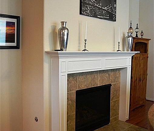 GAS FIREPLACE W/REMOTE CONTROL