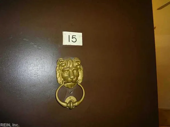 15 Pacific Dr, Hampton, VA 23666