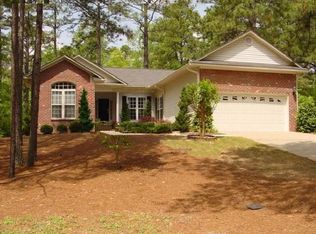 690 Longleaf Dr SW, Pinehurst, NC 28374