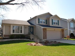 765 Cardinal Ln, Elk Grove Village, IL 60007