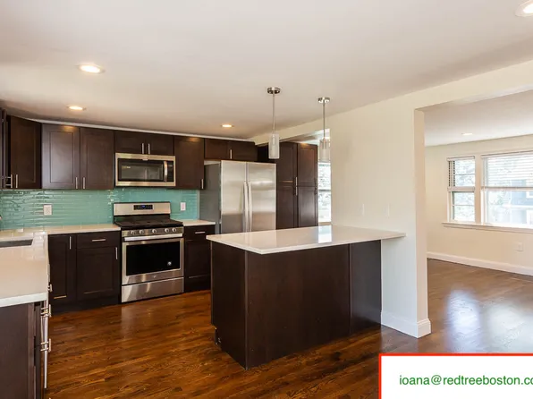 77 Rock Glen Rd, Medford, MA 02155