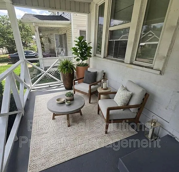 207 Belvidere Ave — Photo 2