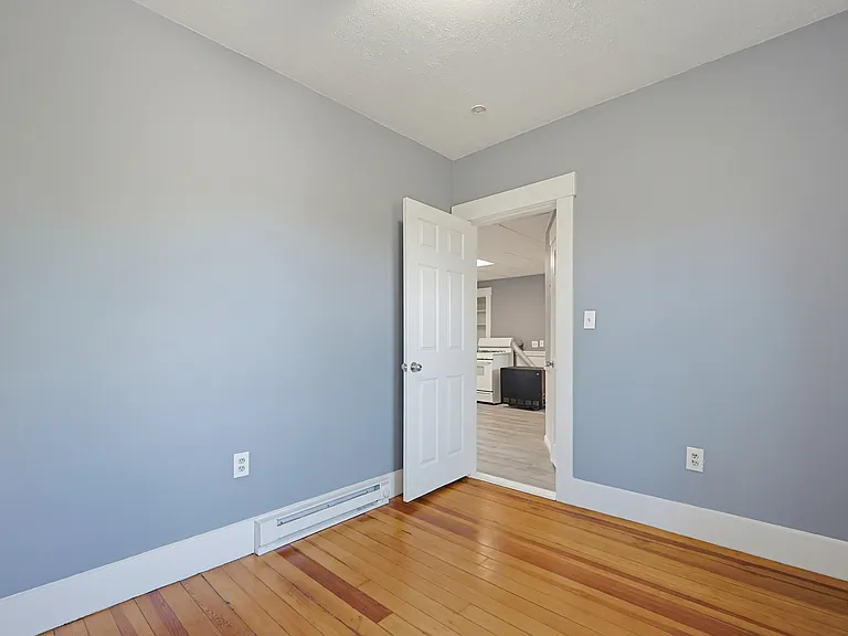 12-12R Granite St #3 — Photo 14