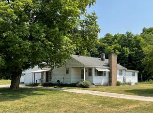 10011 E Muskrat Rd, Carson City, MI 48811