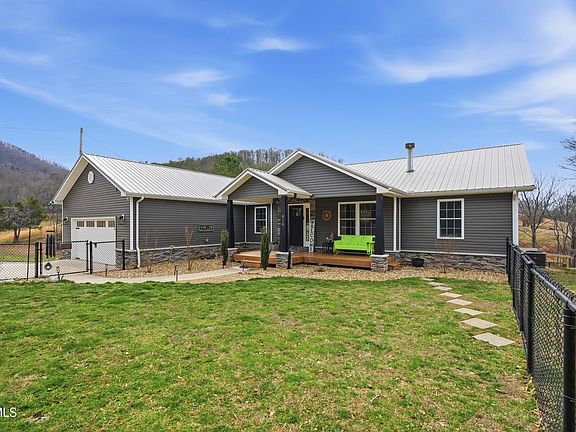 4th image of 910 Kitchen Branch Rd