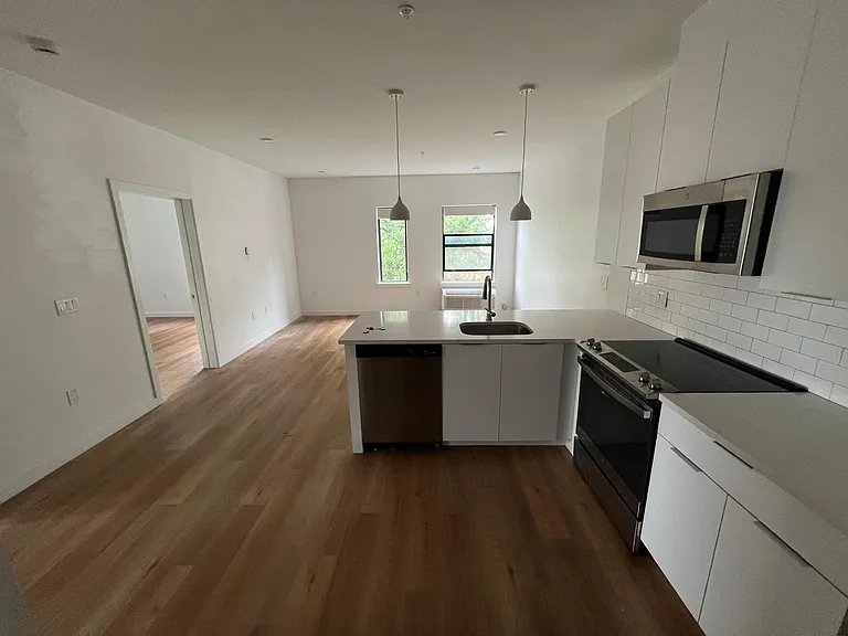 18 Freeway Dr E #412 — Photo 8