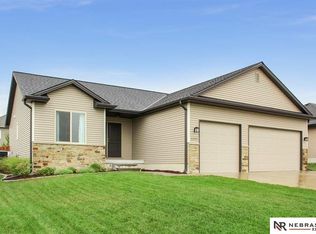 1211 Autumn Rd, Hickman, NE 68372