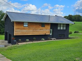 926 State Route 555, Little Hocking, OH 45742