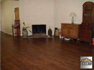 5825 Saloma Ave, Van Nuys, CA 91411