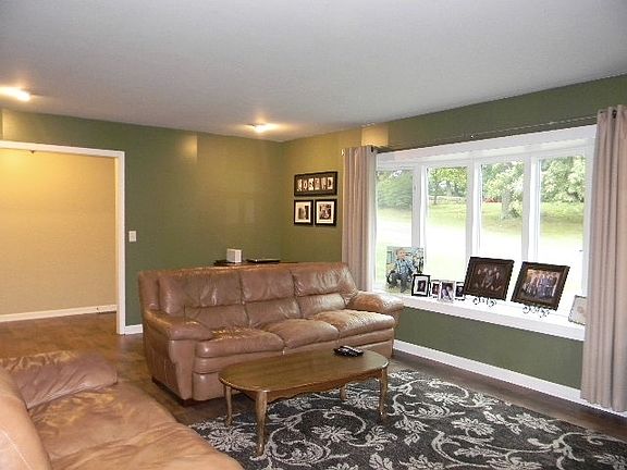 Updated flooring on main level Nice LVP flooring 2015.