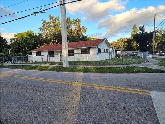 4th image of 16945 NW 28th Ave