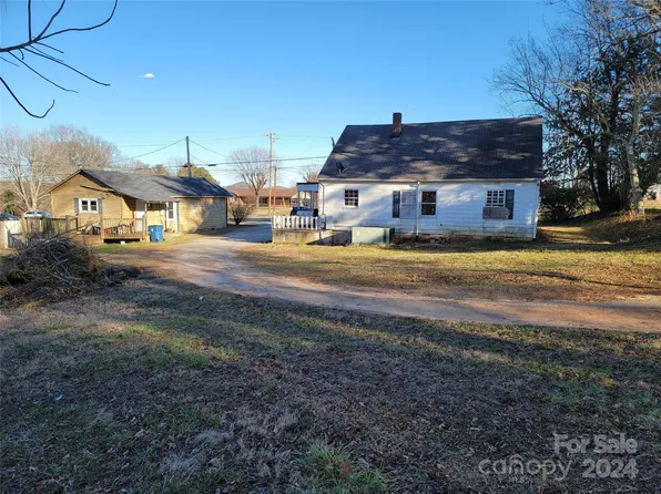 3018 Morganton Blvd SW, Lenoir, NC 28645