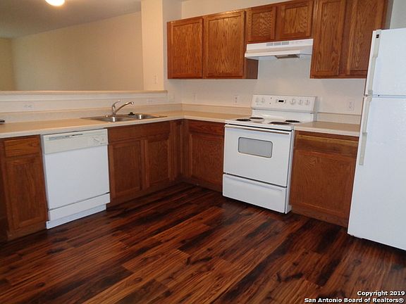 5th image of 2 Bratton Dr #2