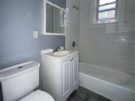 4th image of 253 Lafayette Ave #15A