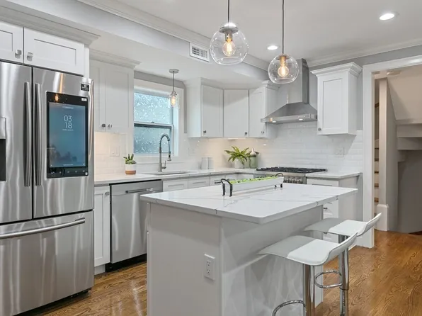 46 7th St #2, Cambridge, MA 02141