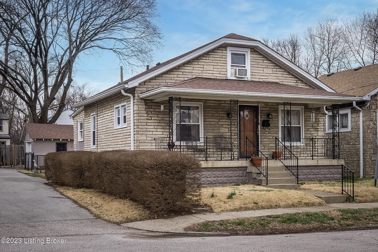 601 E Brandeis Ave photo 1