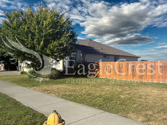 4th image of 44 Chapelwood Ave