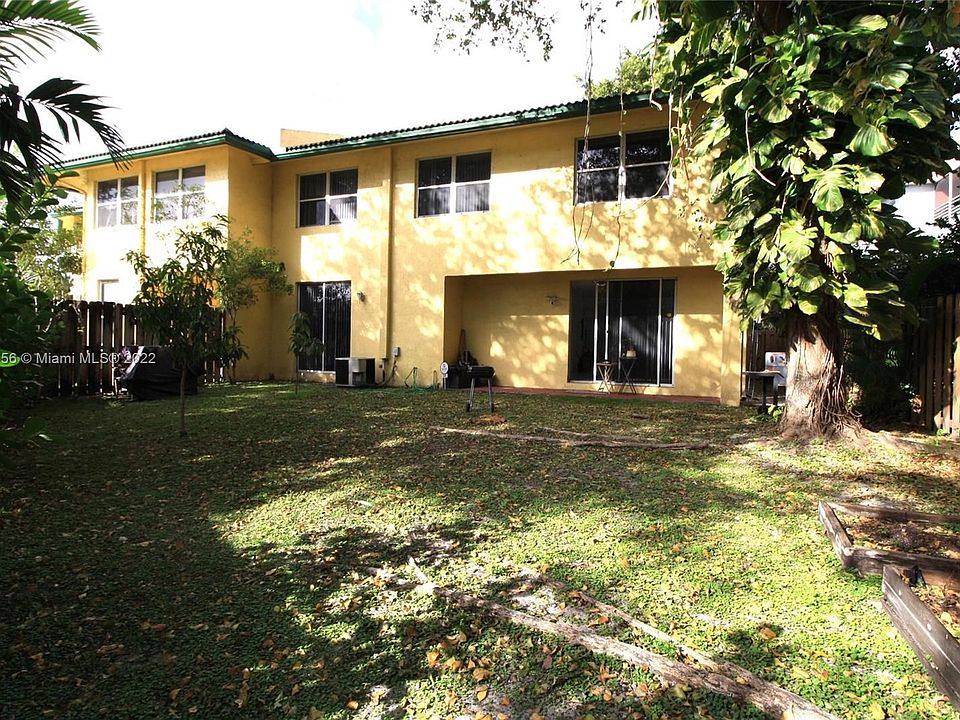 1st image of 785 NE 195th St Unit 785