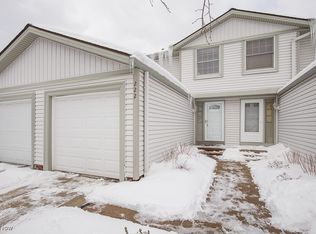 222 Regina Dr #E, Bedford, OH 44146
