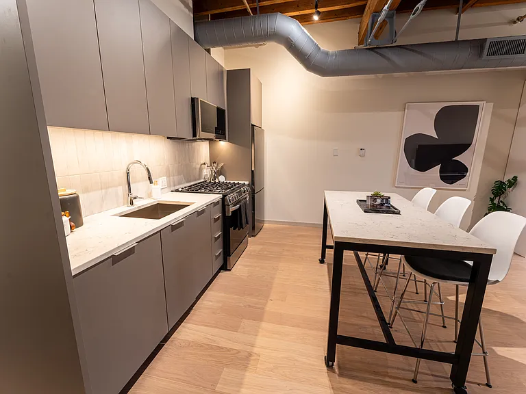 Cobbler Square Lofts — Photo 41