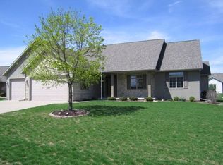 5520 Serenity Ct, Appleton, WI 54914