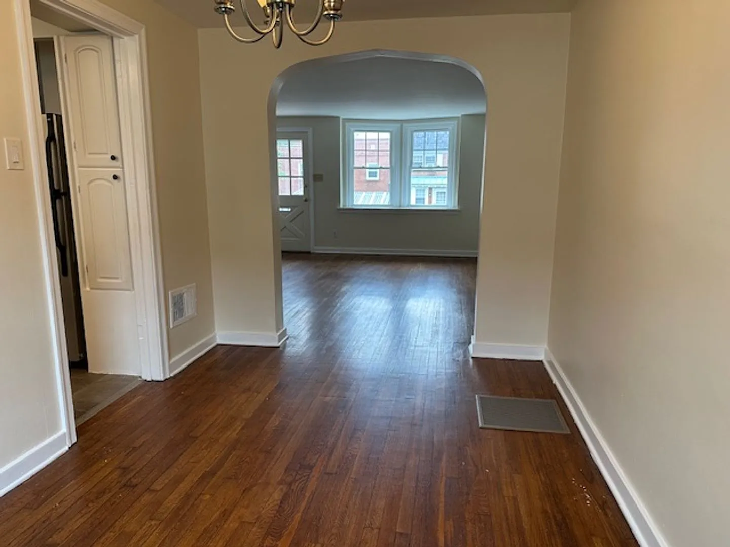 Harrisburg School District 3-Bedroom, 1-Bathroom Row-Home For Rent. — Photo 4